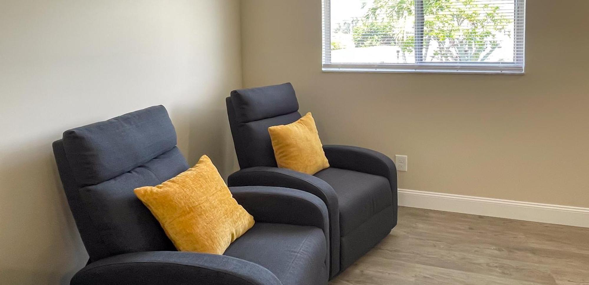 Lazy Cuckoo Inn - Sleek And Stylish Studio Apartments ฟอร์ตมายเยอร์สบีช ภายนอก รูปภาพ